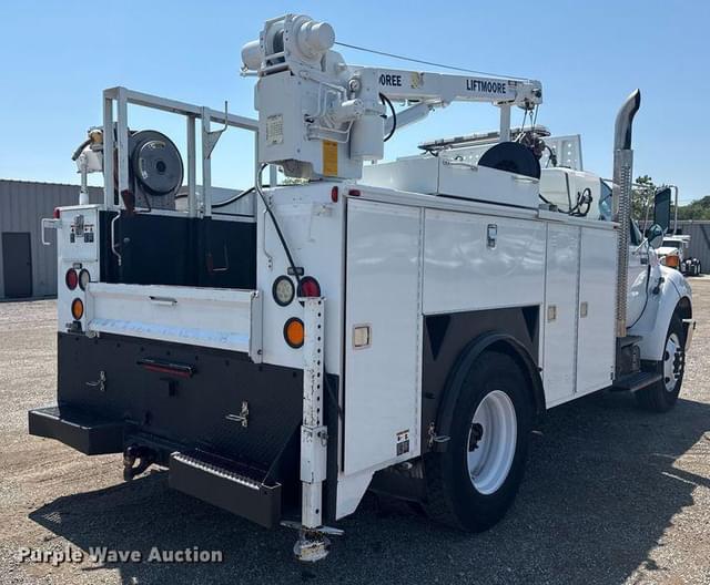 Image of Ford F-650 equipment image 4