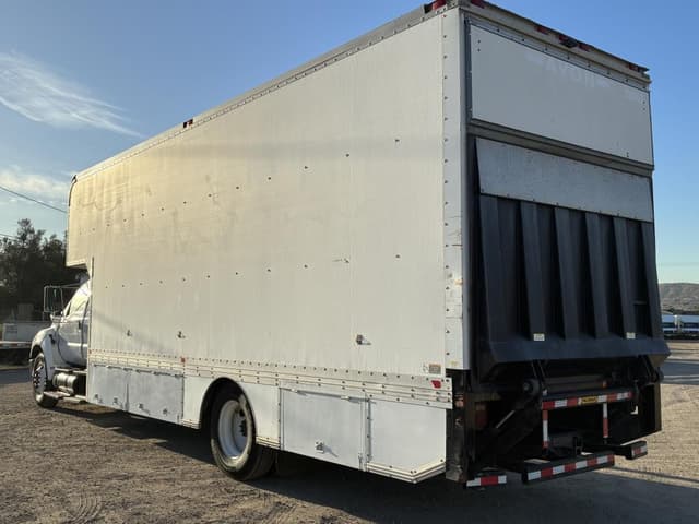 Image of Ford F-650 equipment image 3