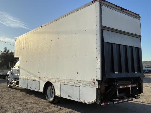 Image of Ford F-650 equipment image 3