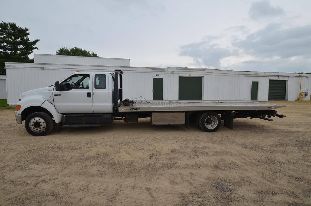 Image of Ford F-650 Primary image