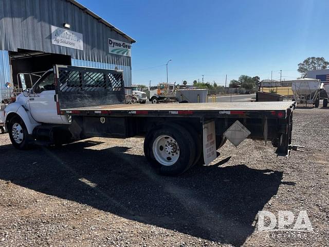 Image of Ford F-650 equipment image 4