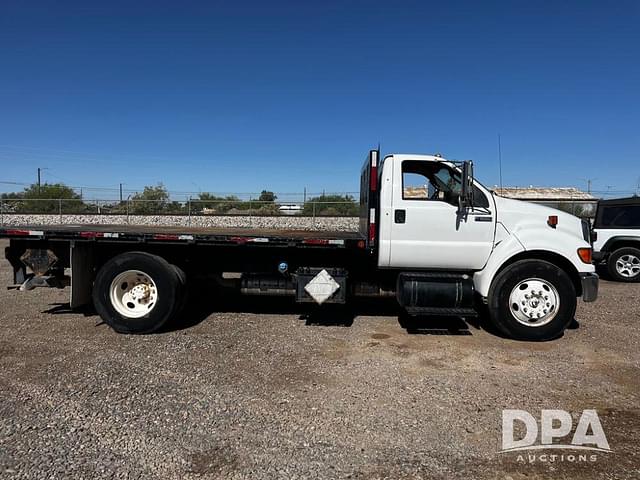 Image of Ford F-650 equipment image 1