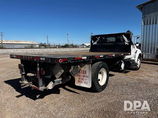 Image of Ford F-650 equipment image 2