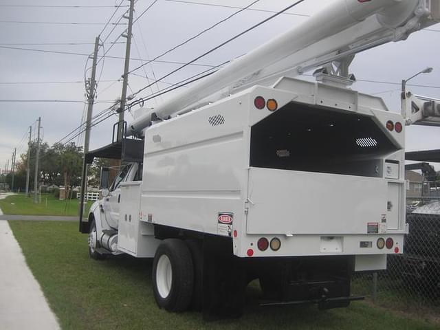 Image of Ford F-750 equipment image 1