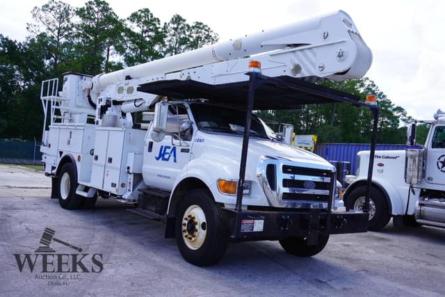 Image of Ford F-750 equipment image 1