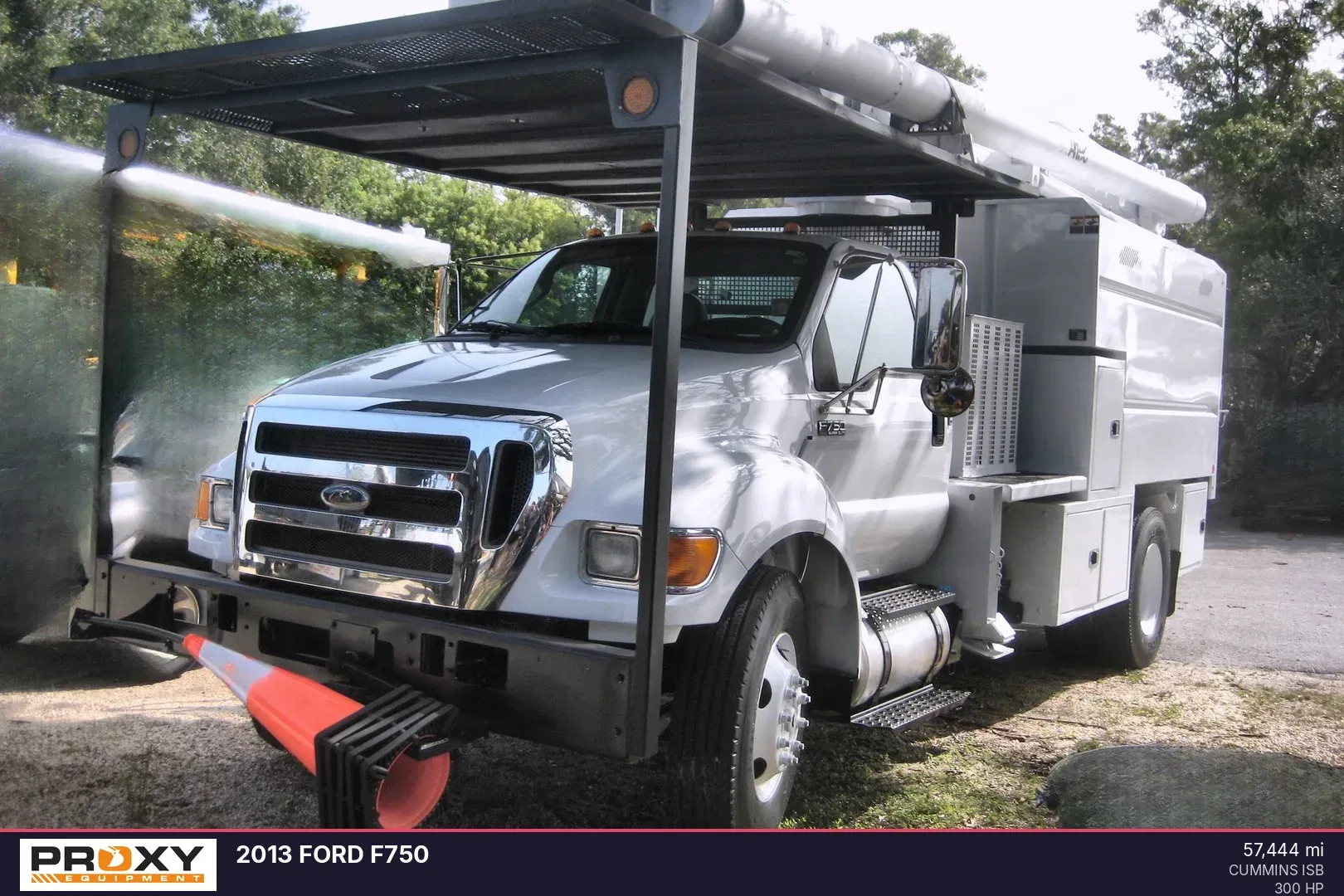 2013 Ford F-750 Equipment Image0