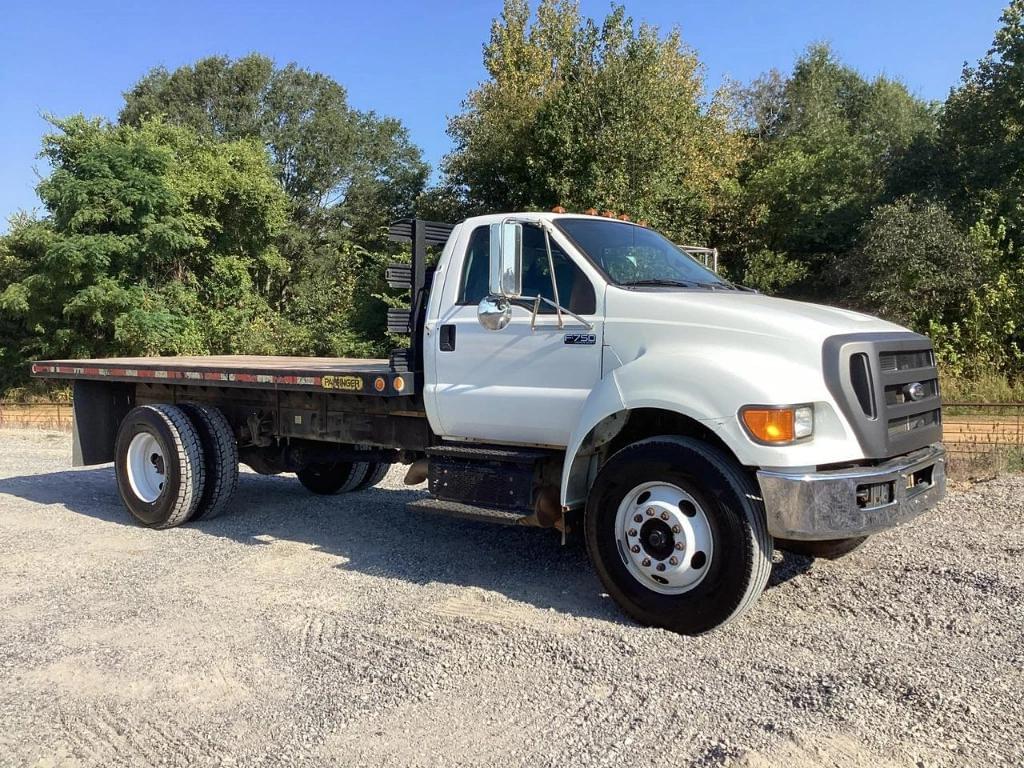Image of Ford F-750 Primary image