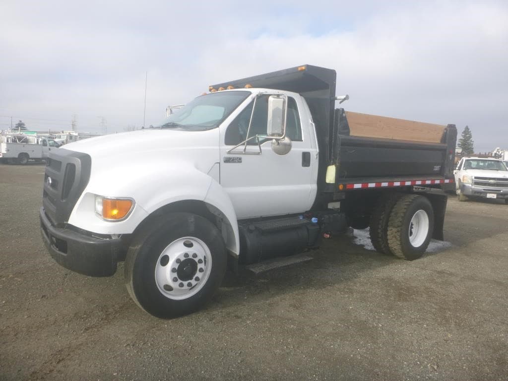 Image of Ford F-750 Primary image