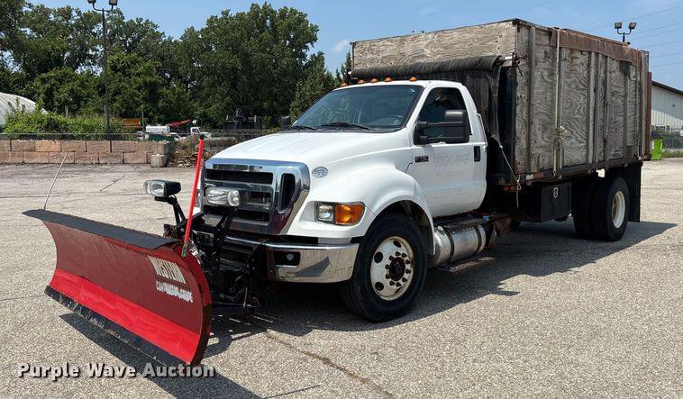 Image of Ford F-750 Primary image