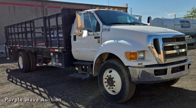 Image of Ford F-750 equipment image 2