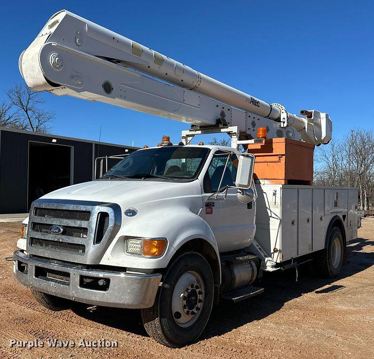 Image of Ford F-750 Primary image