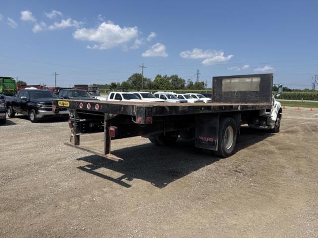 Image of Ford F-750 equipment image 3