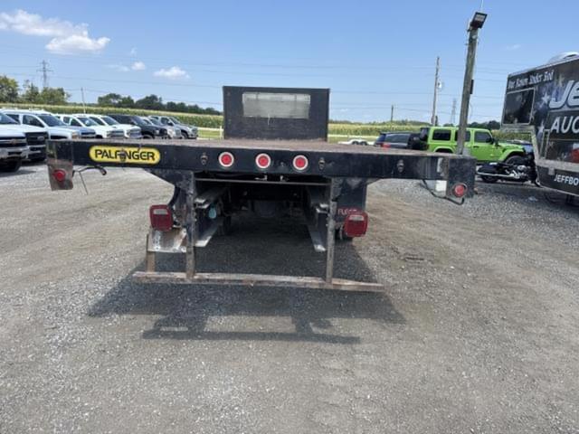 Image of Ford F-750 equipment image 2