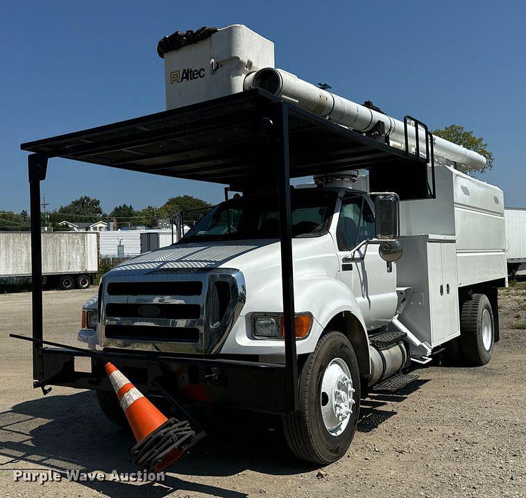 Image of Ford F-750 Primary image