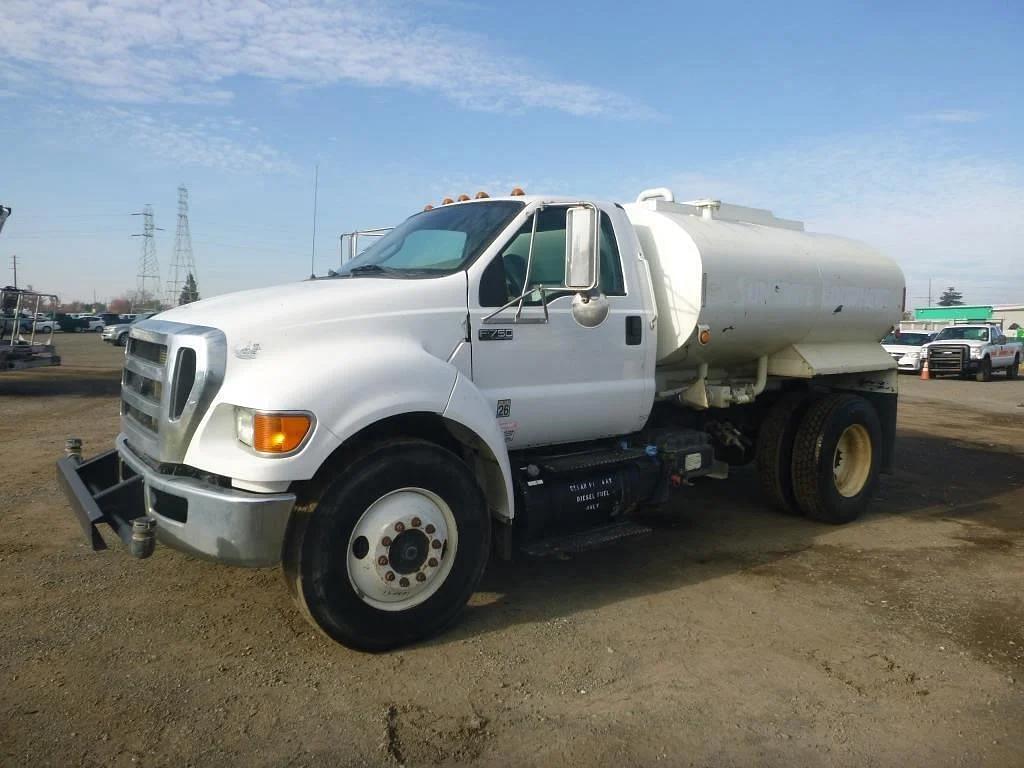 Image of Ford F-750 Primary image