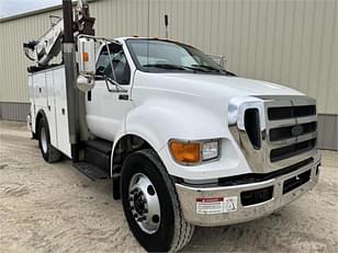 Main image Ford F-750 3