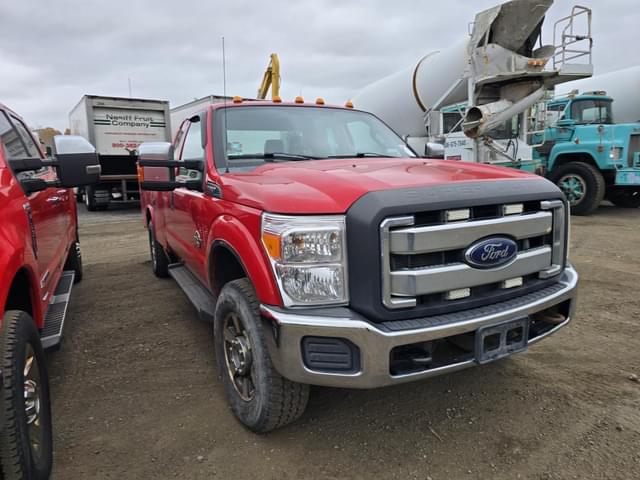 Image of Ford F-350 equipment image 2