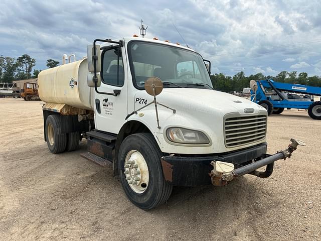 Image of Freightliner M2 equipment image 1