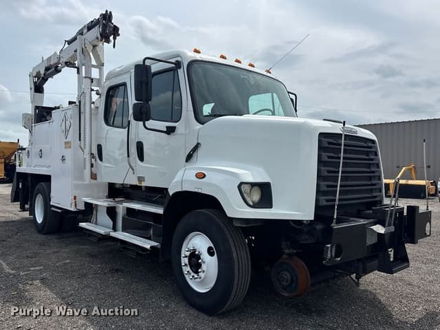 Image of Freightliner 108SD equipment image 2