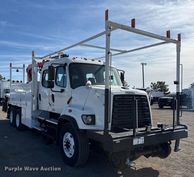 Image of Freightliner 108SD equipment image 2