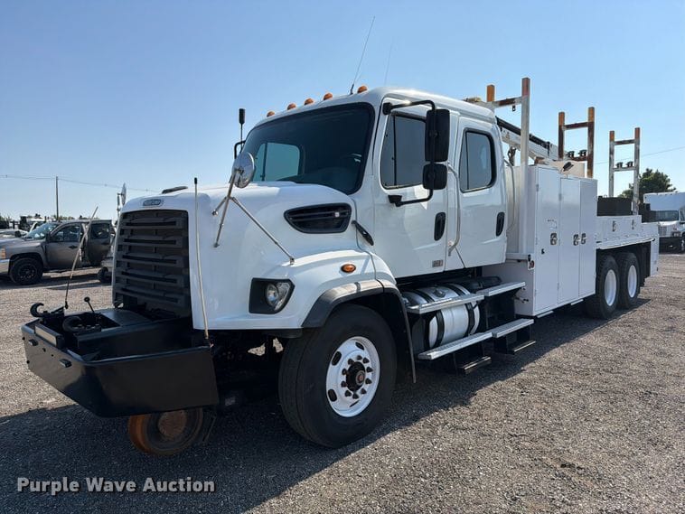 2013 Freightliner 108SD Equipment Image0