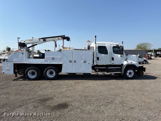 Image of Freightliner 108SD equipment image 3