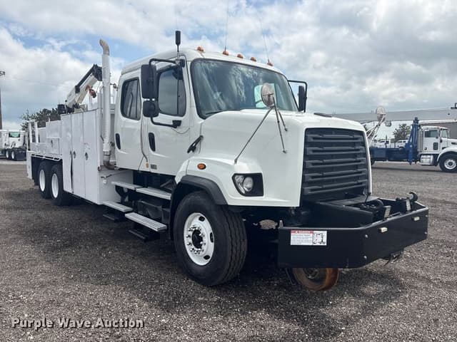 Image of Freightliner 108SD equipment image 2