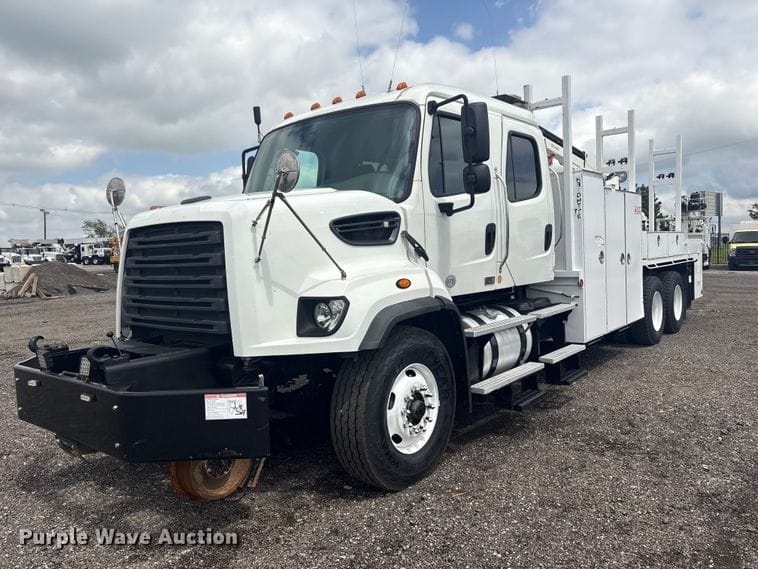 2013 Freightliner 108SD Equipment Image0