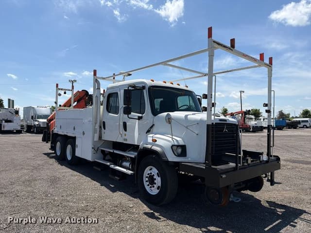 Image of Freightliner 108SD equipment image 2