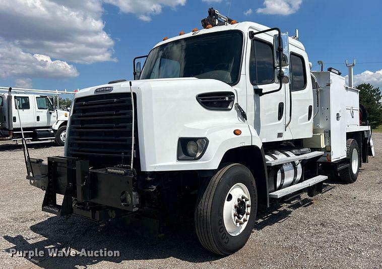 Image of Freightliner 108SD Primary image