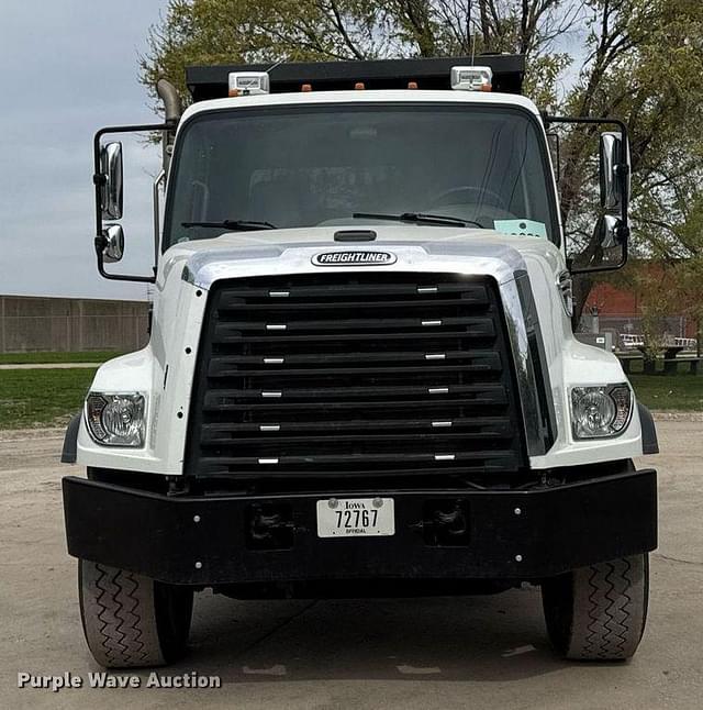 Image of Freightliner 108SD equipment image 1