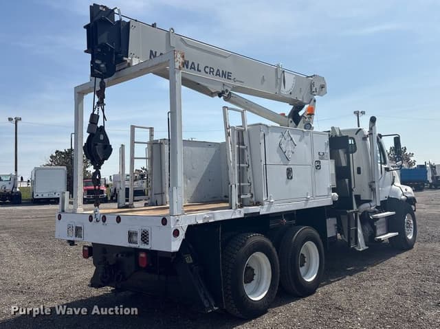 Image of Freightliner 114SD equipment image 4