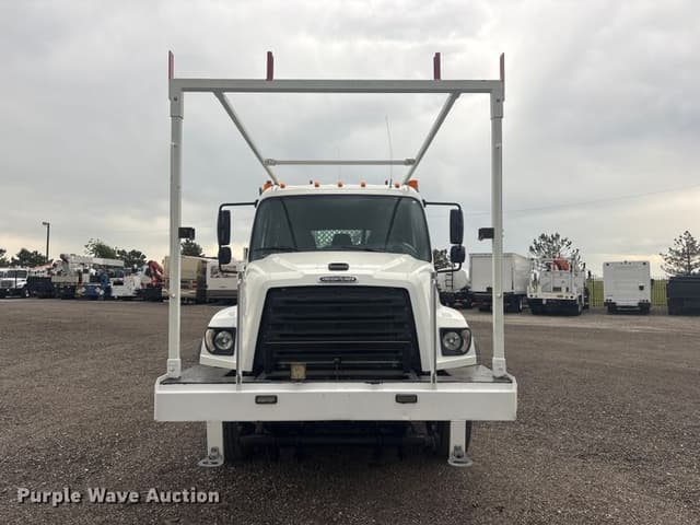 Image of Freightliner 114SD equipment image 1