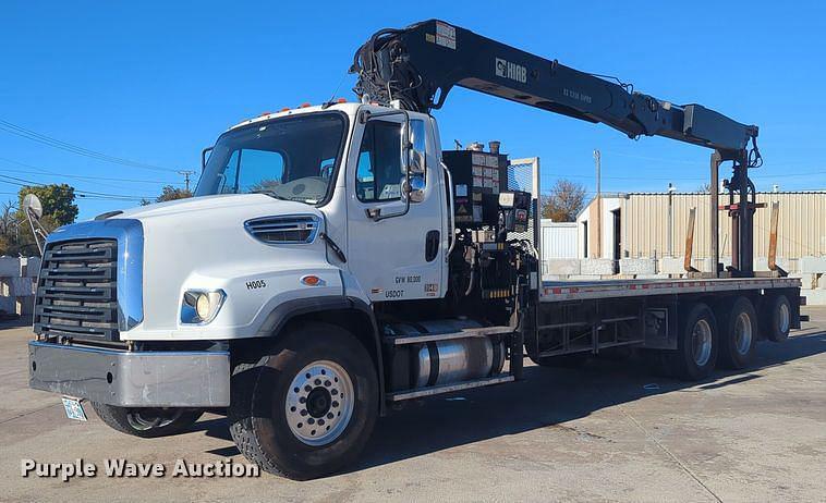 Image of Freightliner 114SD Primary image