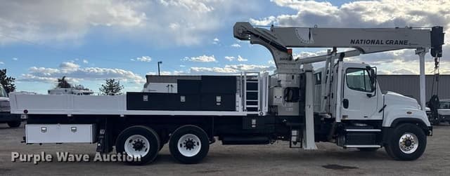 Image of Freightliner 114SD equipment image 3