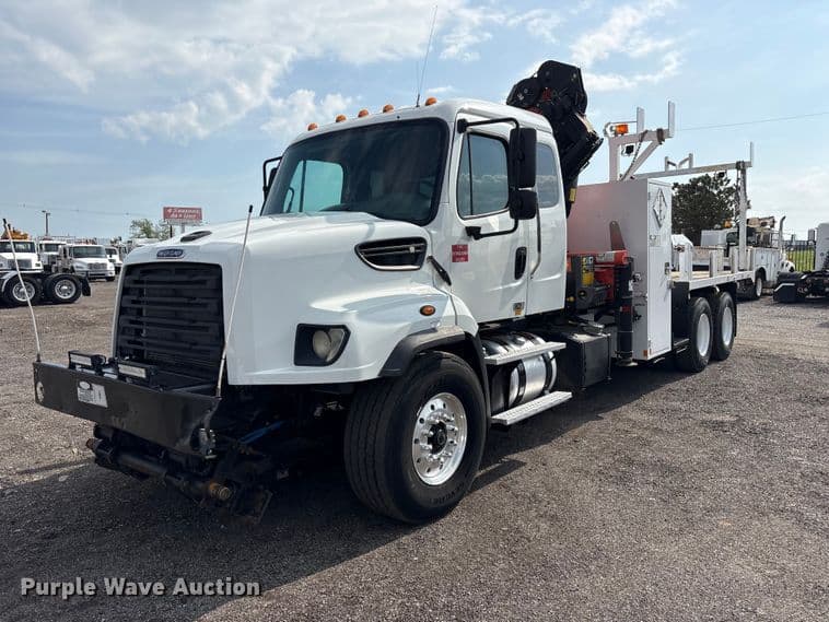 Image of Freightliner 114SD Primary image