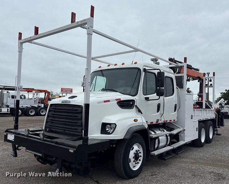 Image of Freightliner 114SD Primary image