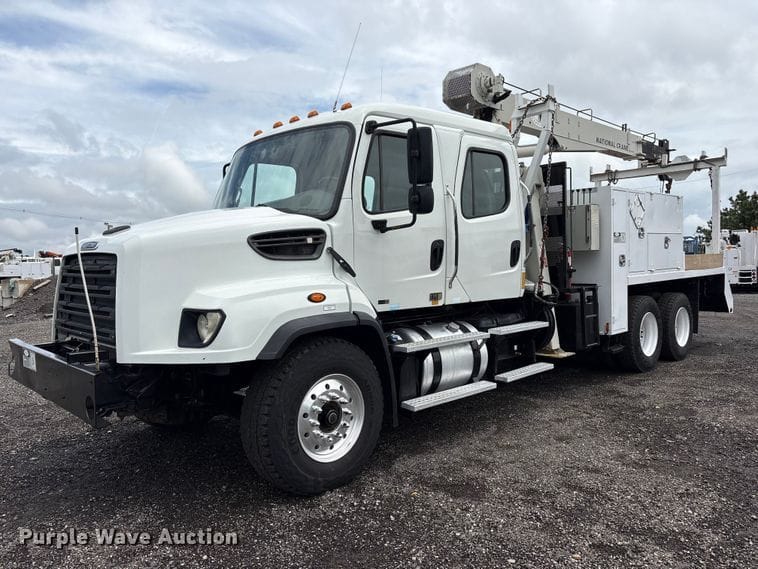 2013 Freightliner 114SD Equipment Image0