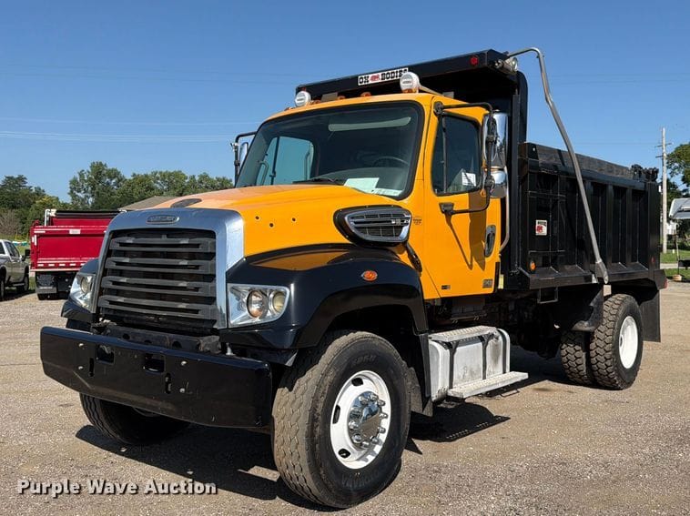 2013 Freightliner 114SD Equipment Image0
