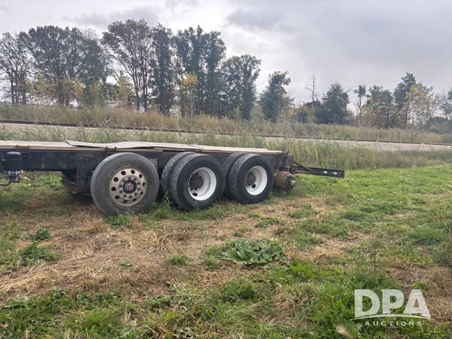 Image of Freightliner 114SD equipment image 4