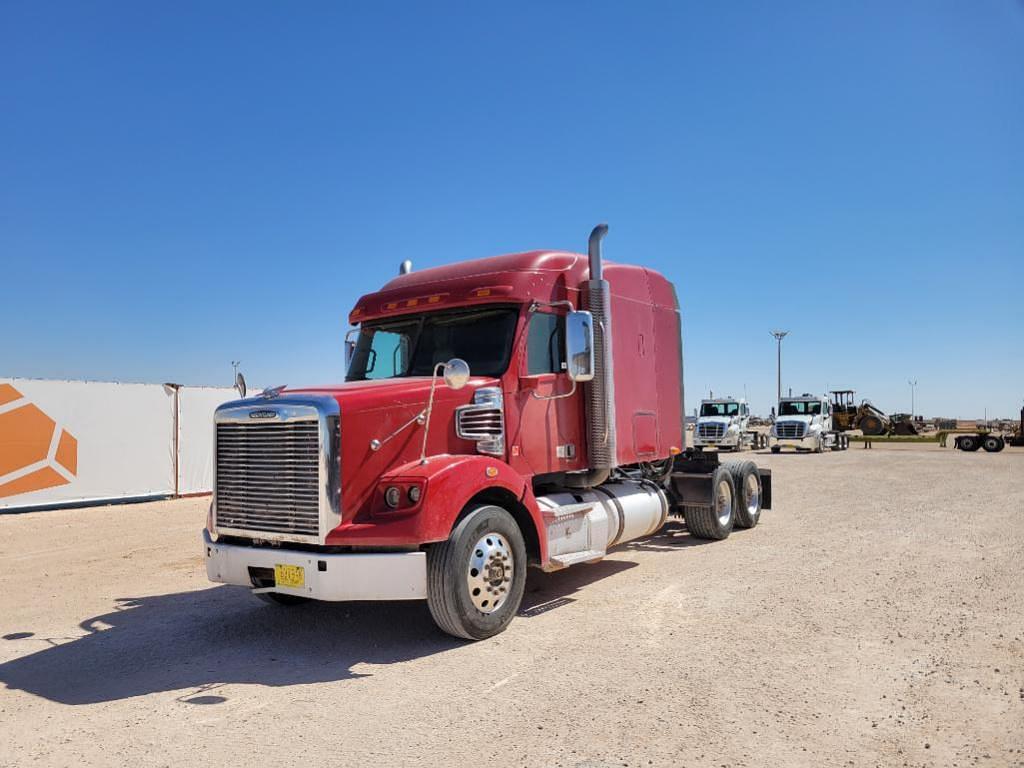 Image of Freightliner 122SD Primary image