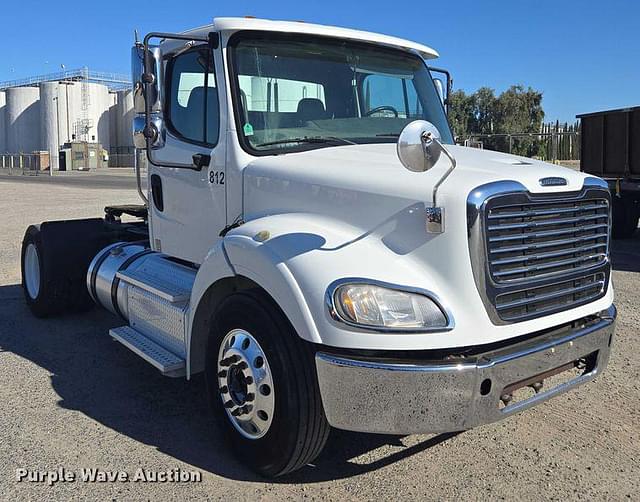 Image of Freightliner Business Class M2 equipment image 2