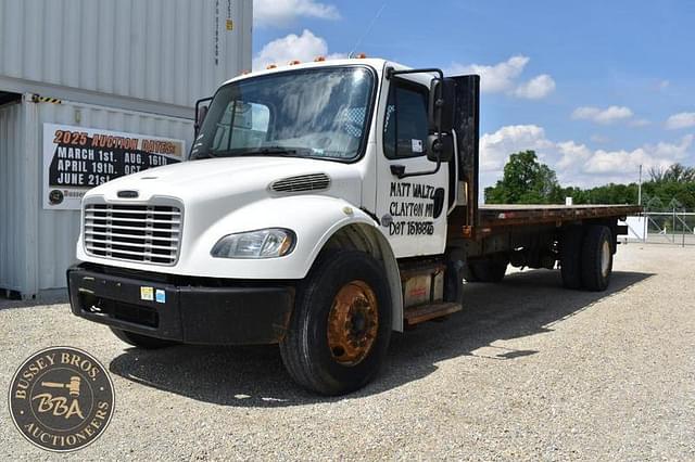 Image of Freightliner M2 equipment image 3