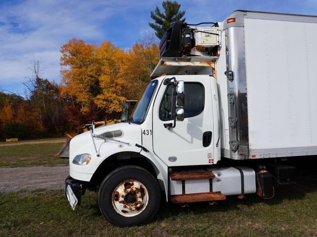 Image of Freightliner Business Class M2 106 equipment image 2