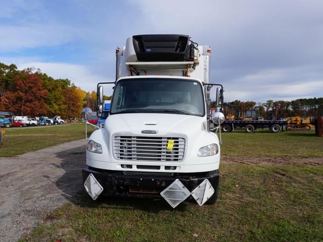 Image of Freightliner Business Class M2 106 equipment image 1