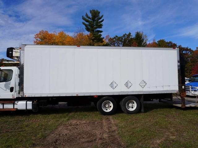 Image of Freightliner Business Class M2 106 equipment image 3