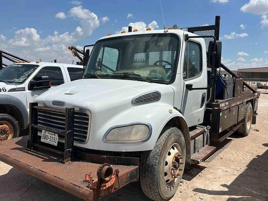 Image of Freightliner Business Class M2 106 Primary image