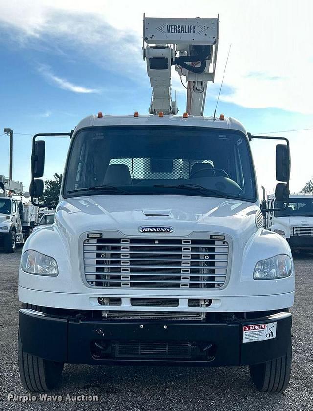 Image of Freightliner Business Class M2 equipment image 1