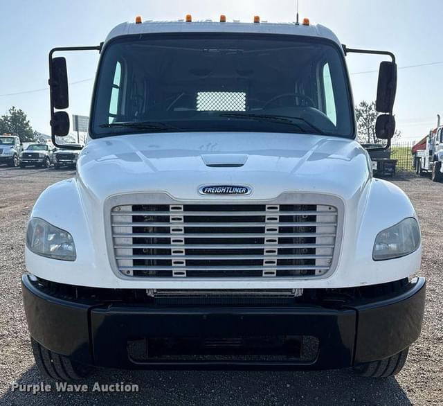 Image of Freightliner Business Class M2 equipment image 1
