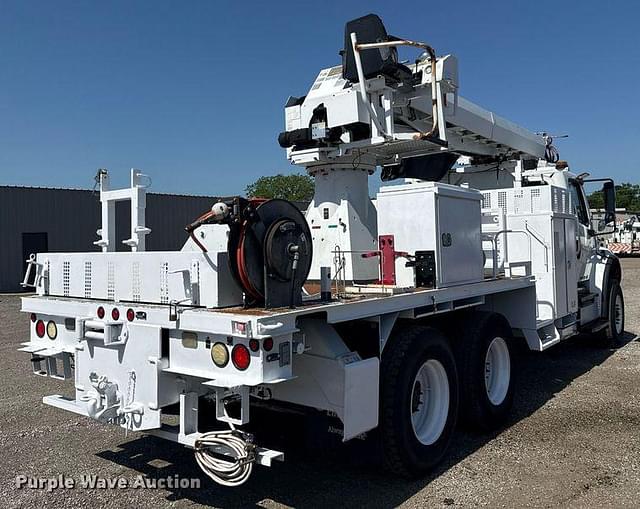 Image of Freightliner Business Class M2 equipment image 4